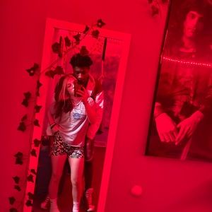 Meet your Posher, Chloe